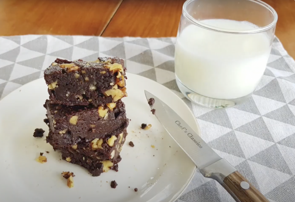 Easy Brownies by Manila Scoop